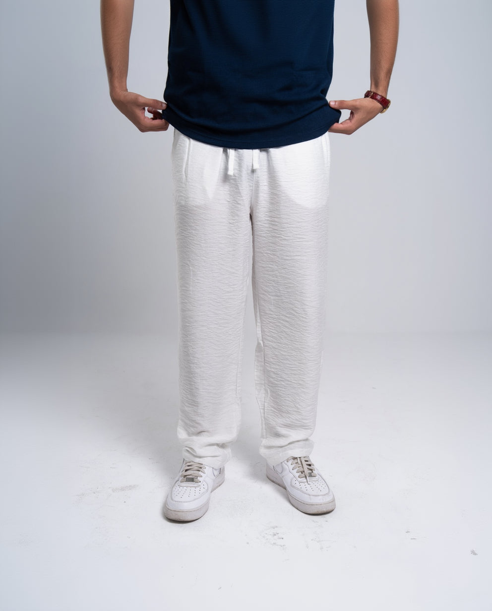 color:white