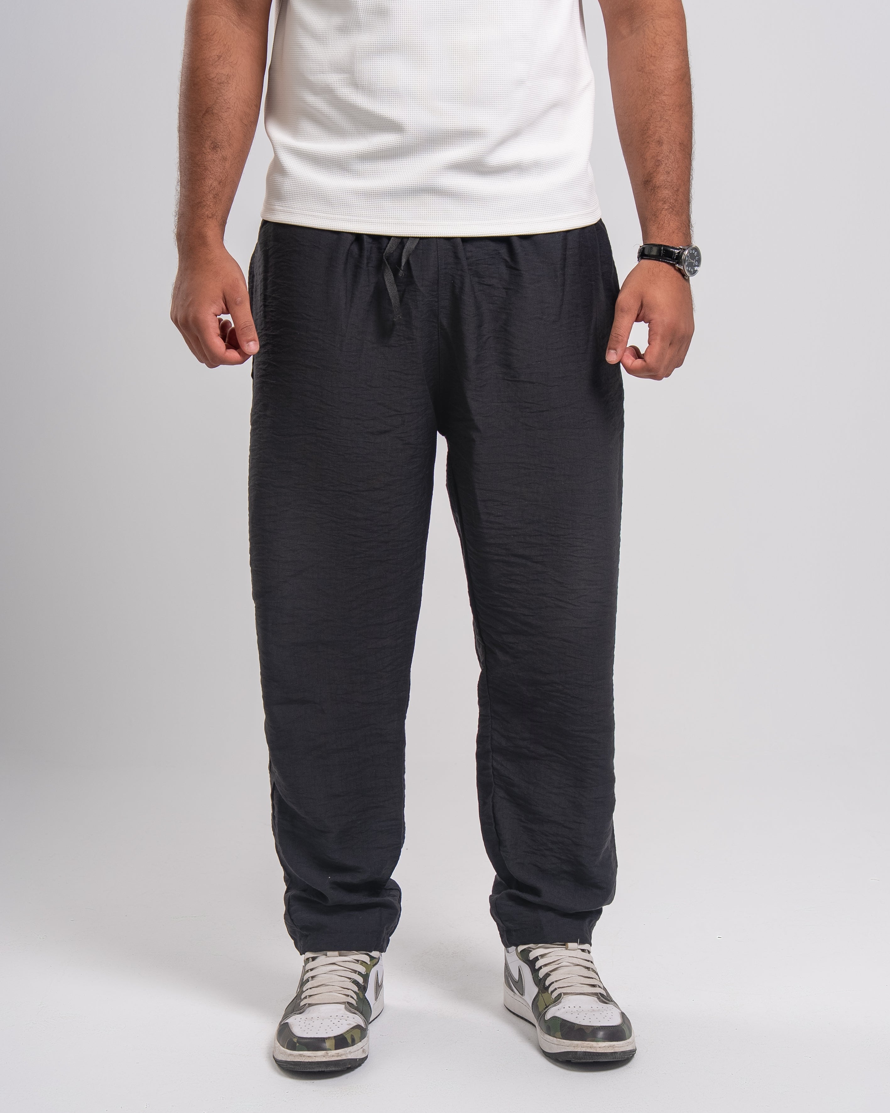 color:black