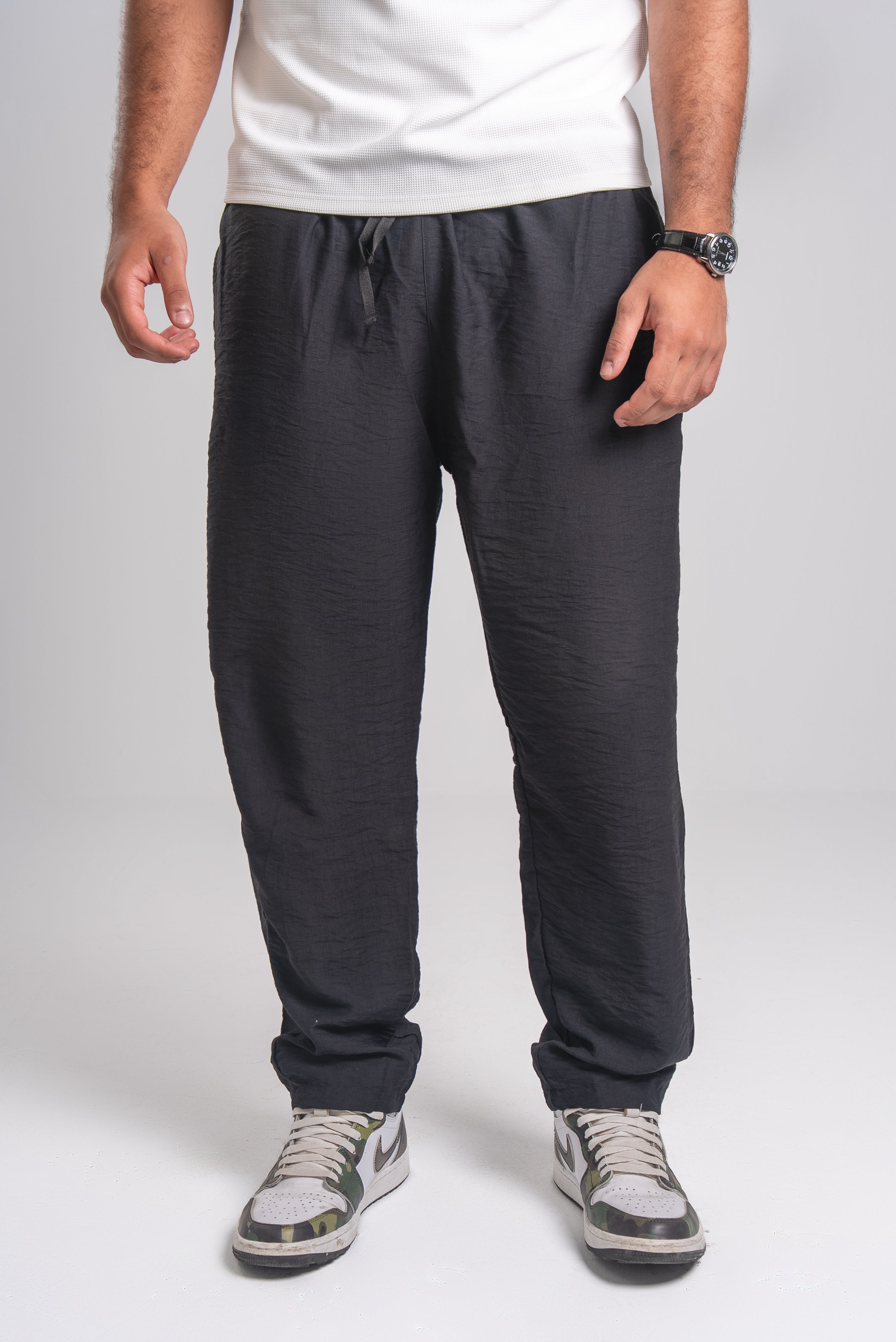 color:black