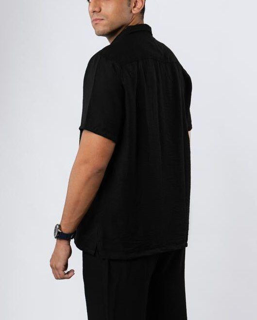 color:black